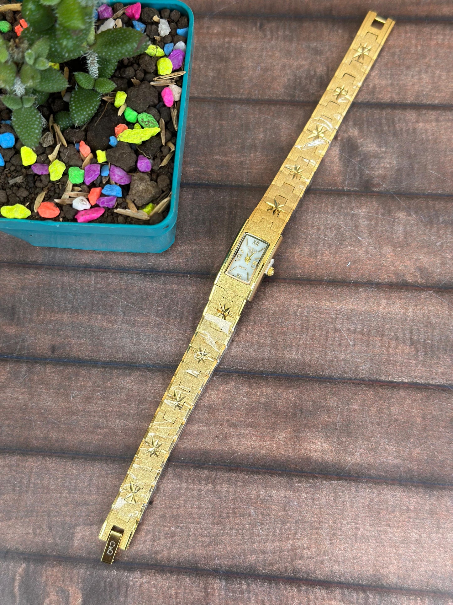 RELOJ ELEGANTE MINIATURA DORADO DAMA CYQ