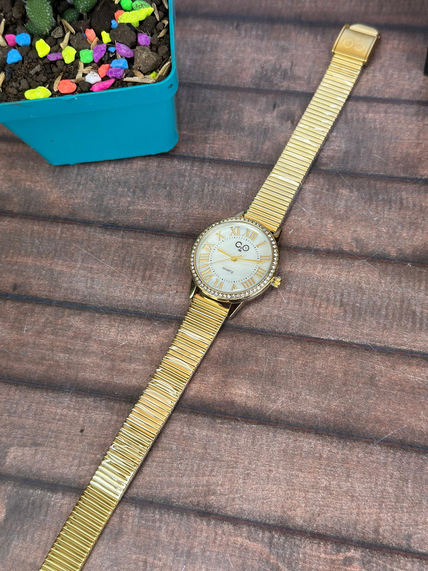 RELOJ DE PIEDRAS DE LUJO PARA DAMA CYQ