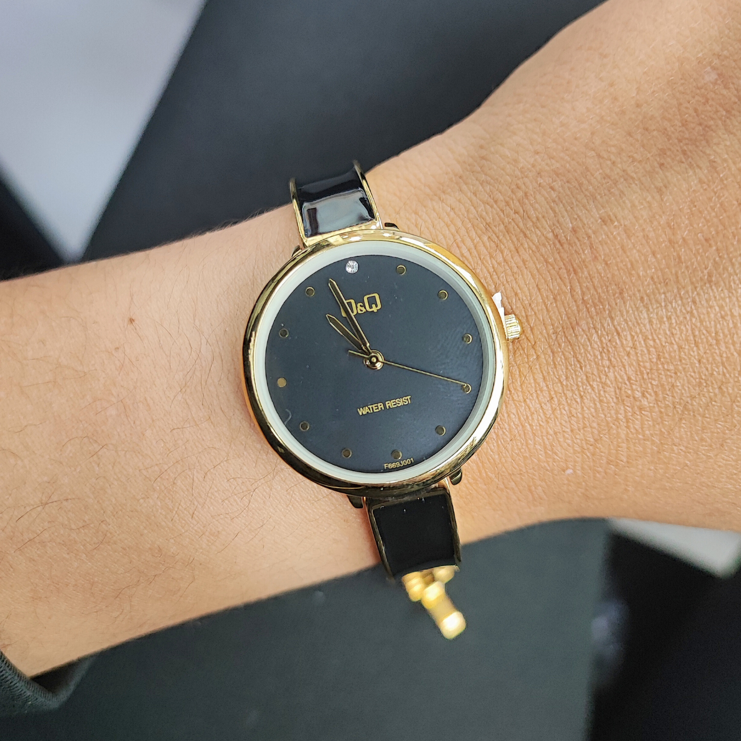 RELOJ QYQ Q945J810Y MUJER TIPO ARO ACERO