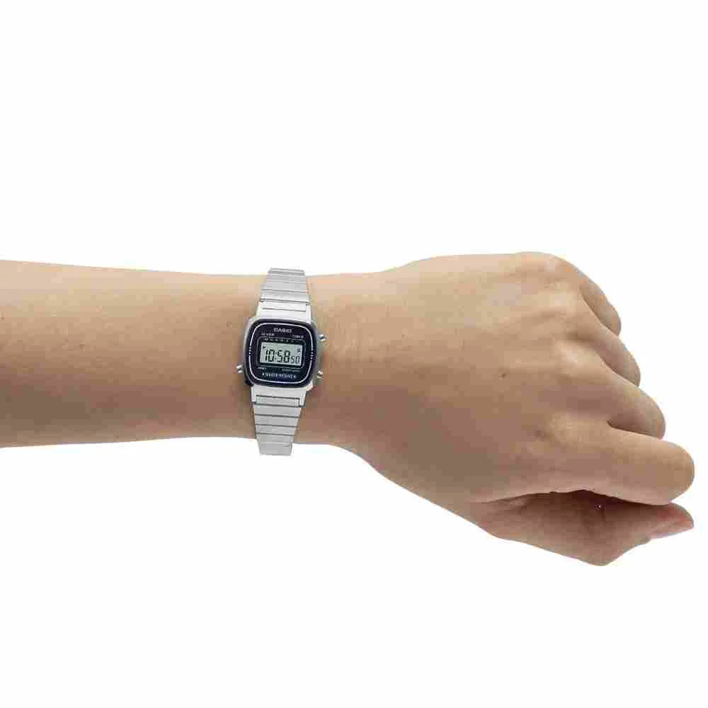 RELOJ CASIO DAMA RETRO MINI PLATEADO LA-670WA-2A