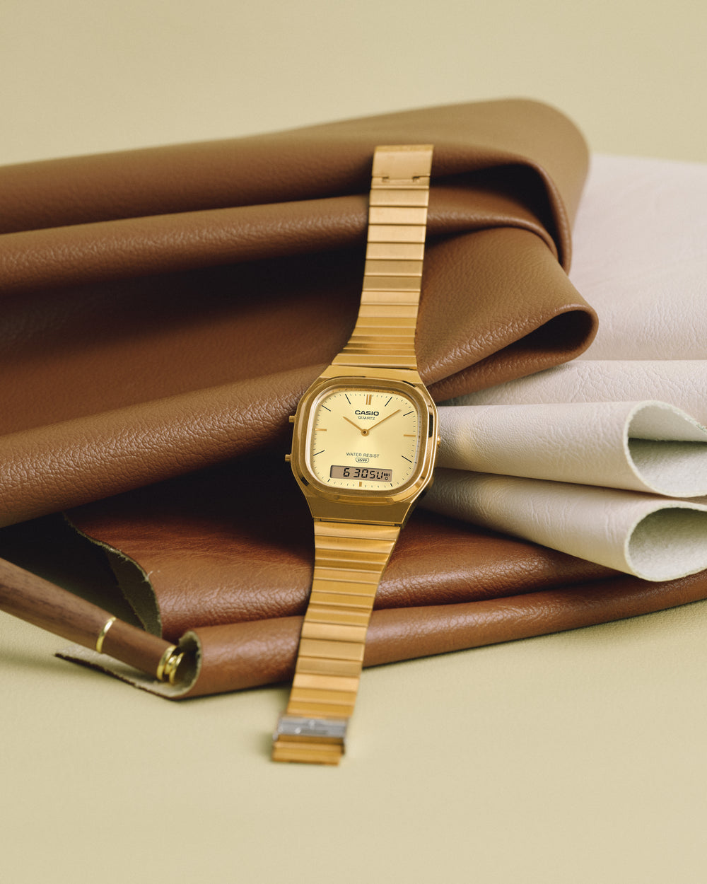 RELOJ CASIO AQ-240EG-9A ACERO DORADO