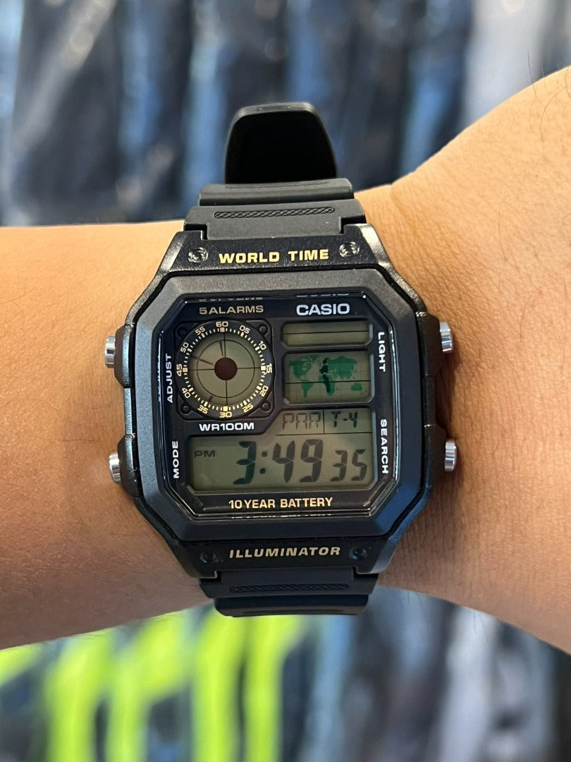 RELOJ CASIO AE-1200WH-1B DIGITAL DEPORTIVO
