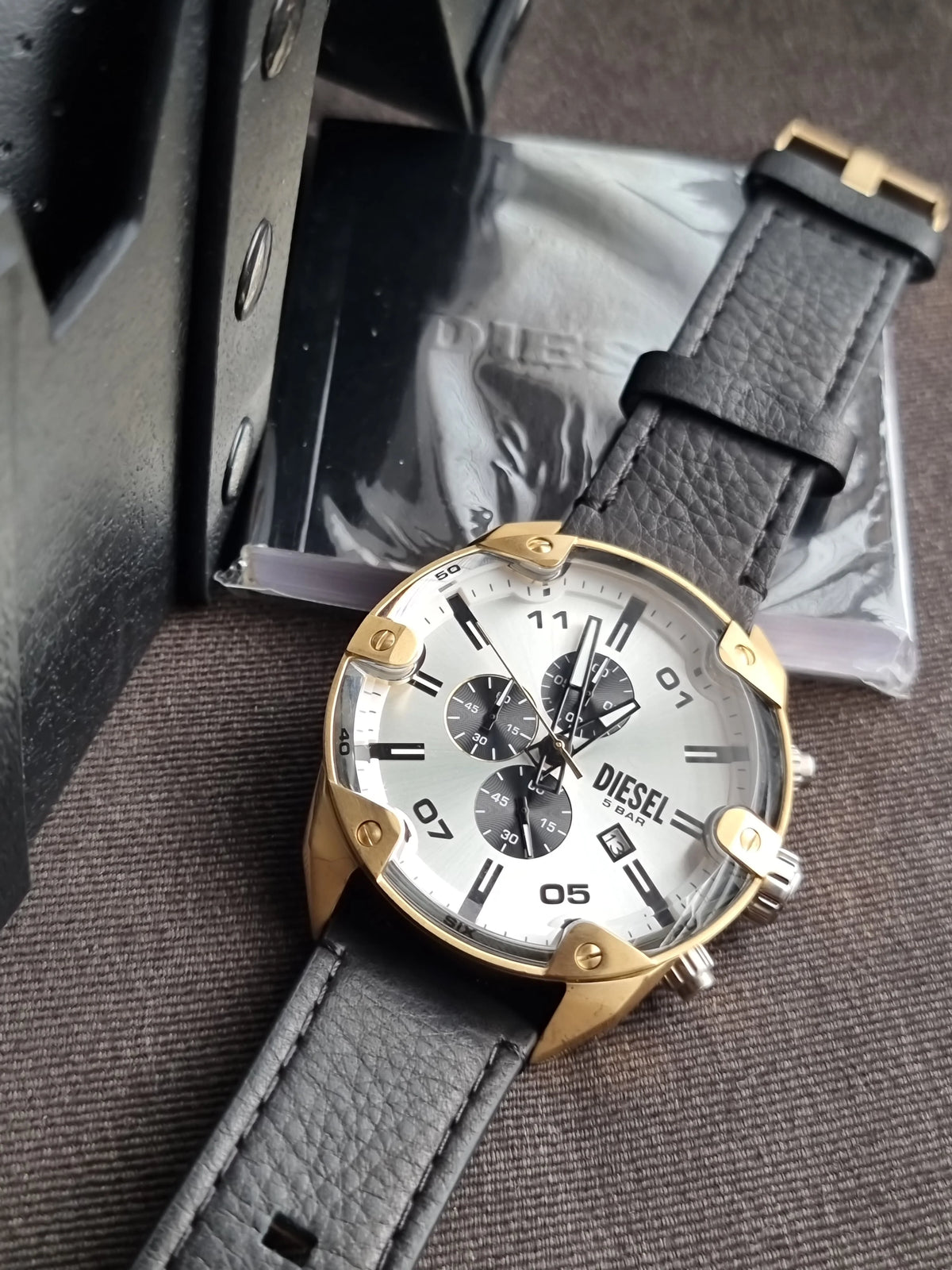 RELOJ DIESEL SPIKED DZ4671 CUERO